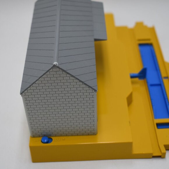 1998 Thomas & Friends Tomy Plarail Flying Harold Station Works - Station Only - Picture 9 of 11